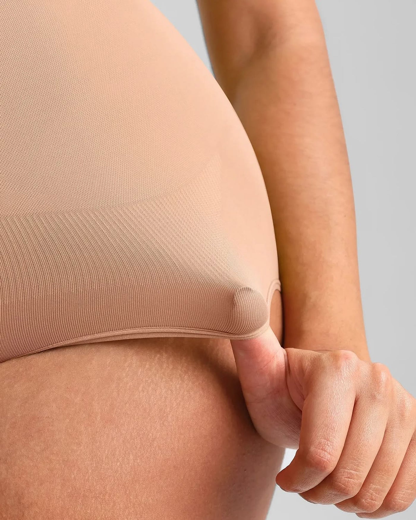 Close-up of the shapewear leg against the body